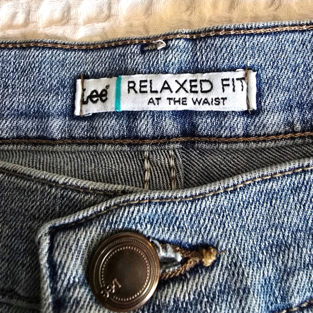 Lee Women's Relaxed Fit Blue Jeans
